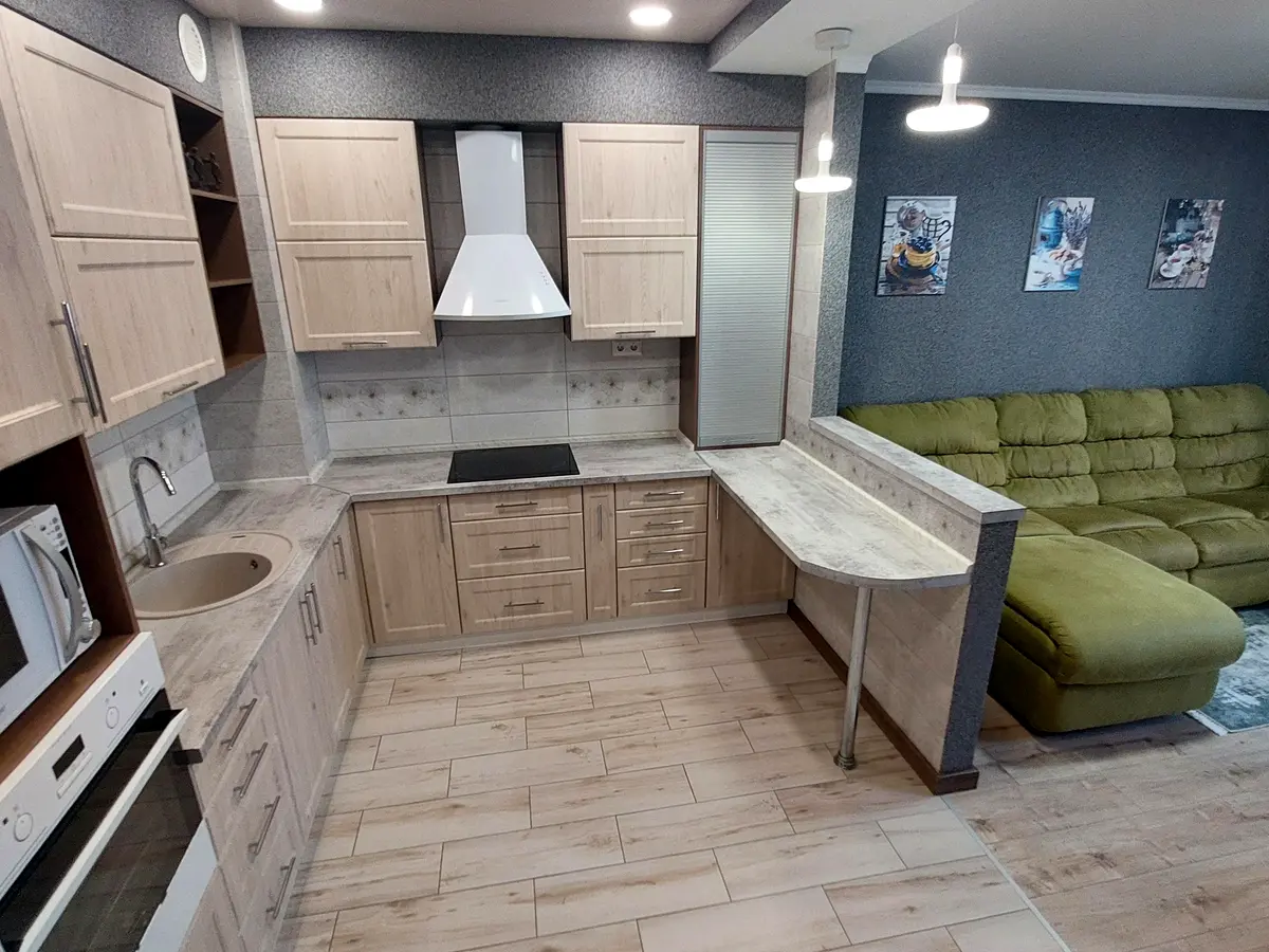 Лазурна вул., 5/14