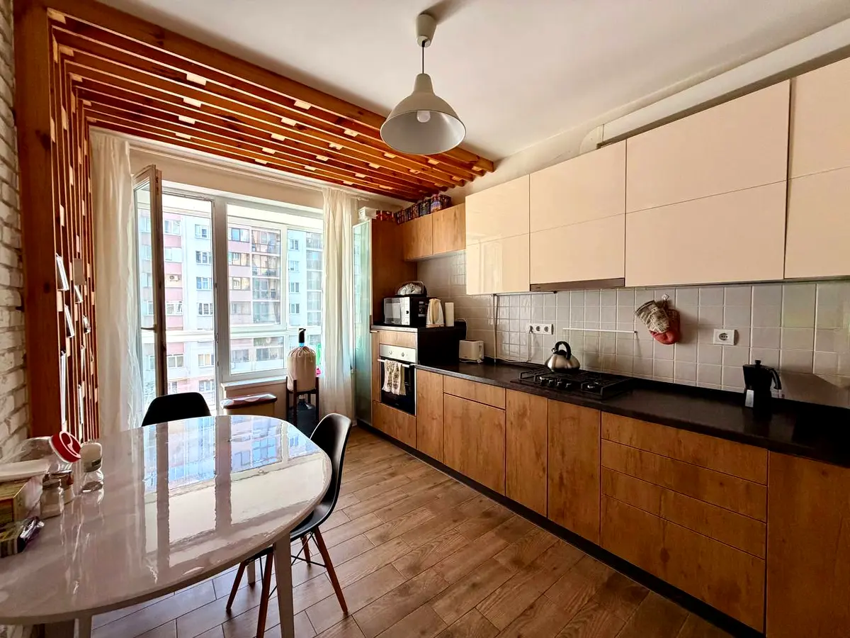 Княгині Ольги вул., 100ж