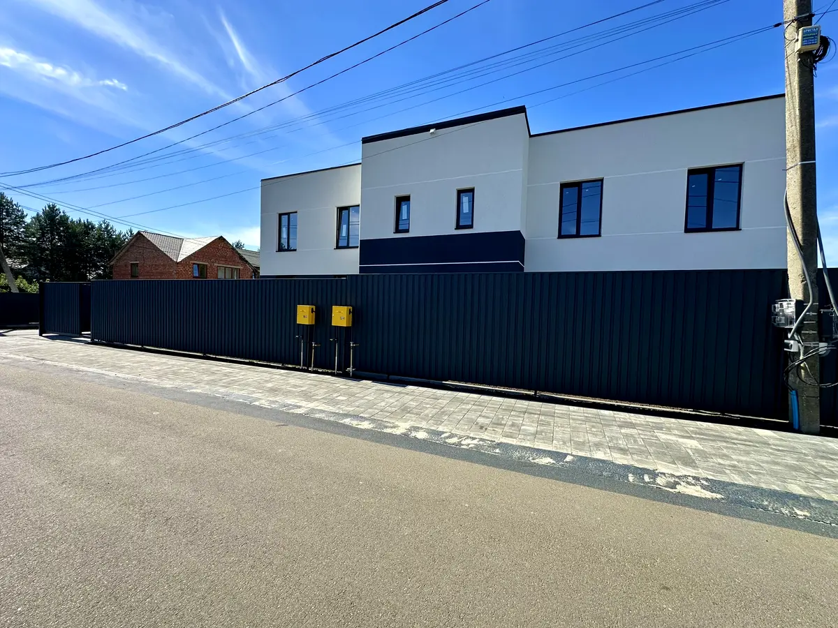 Вишнева вул.