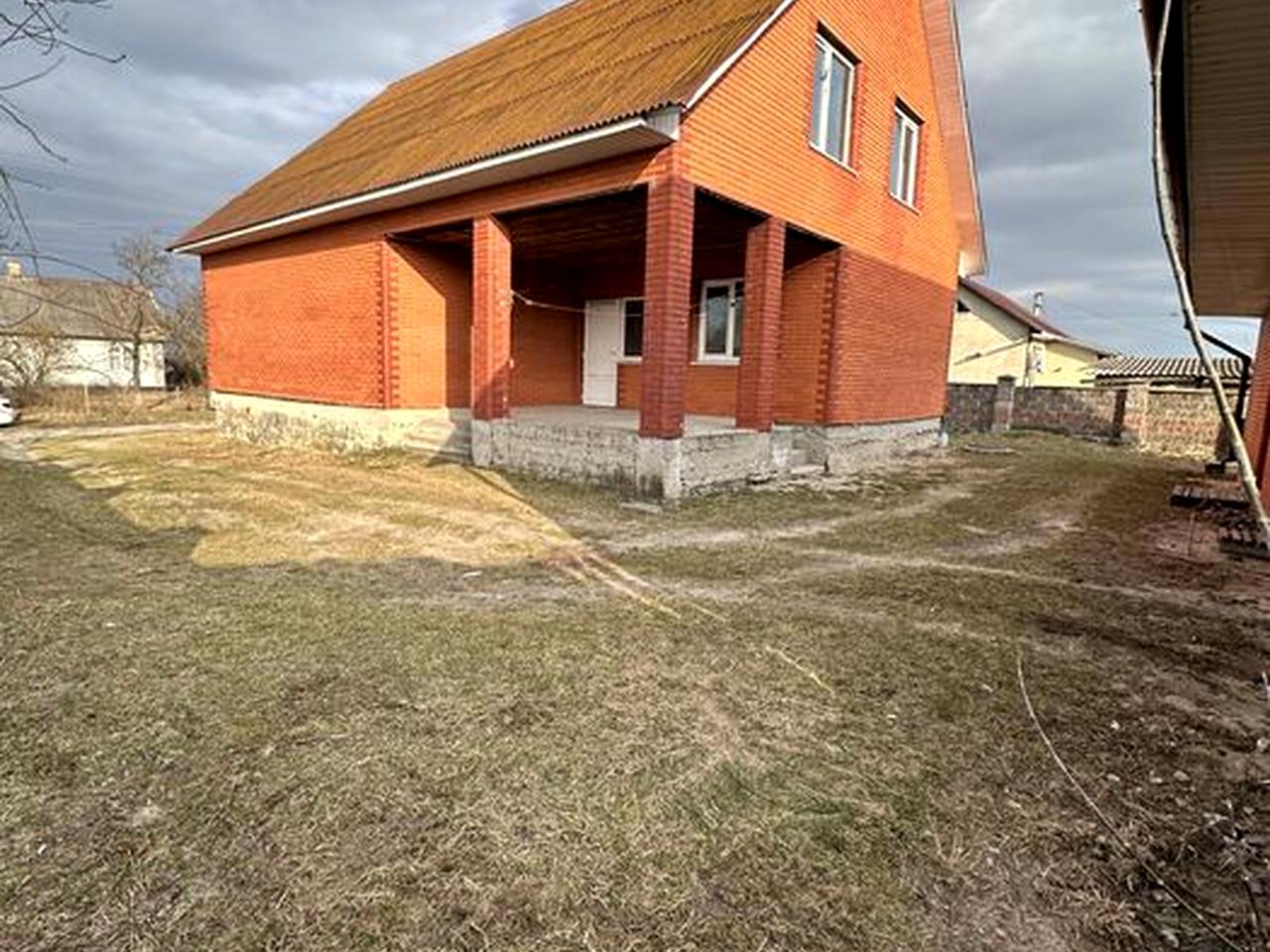 Продається будинок з готовою времянкою