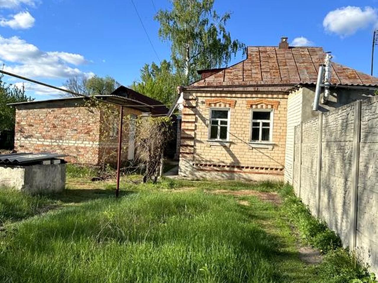 Продам! 1/2 частину  будинку у Подворках