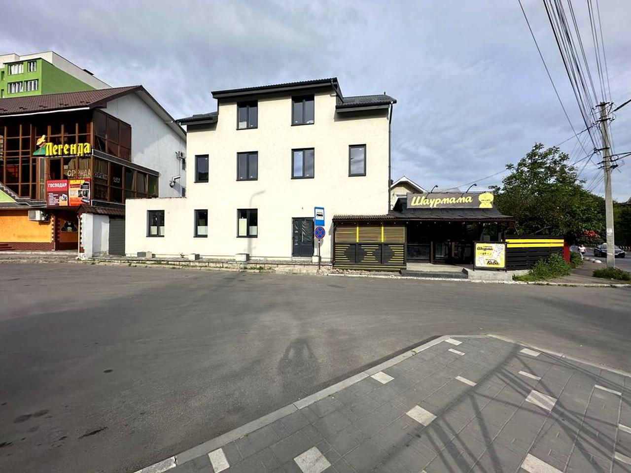 Продам новозбудований житловий будинок в центрі м.Коломиї.