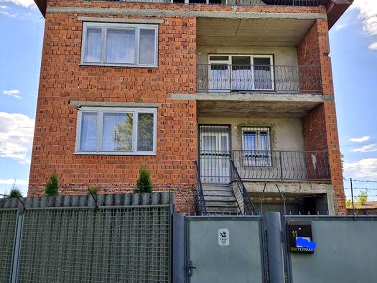 Берегове будинок продам великий 3 пов. НОВИЙ