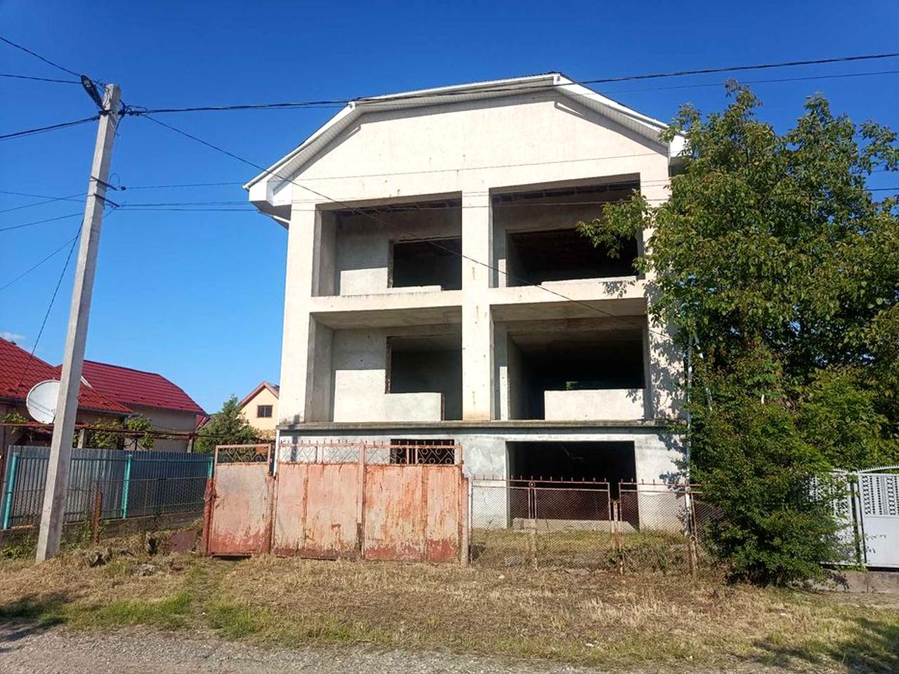 ПРОДАЖ незавершеного 3-х поверх будинку 400 кв.м. 2000х років забудови