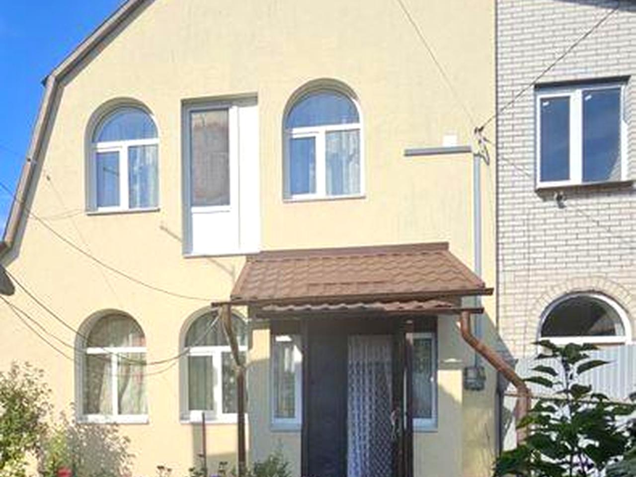 Продам   Будинок  1/2,  Боярка