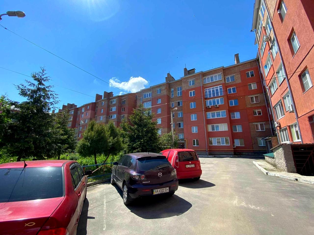 Народної Волі вул., 1а