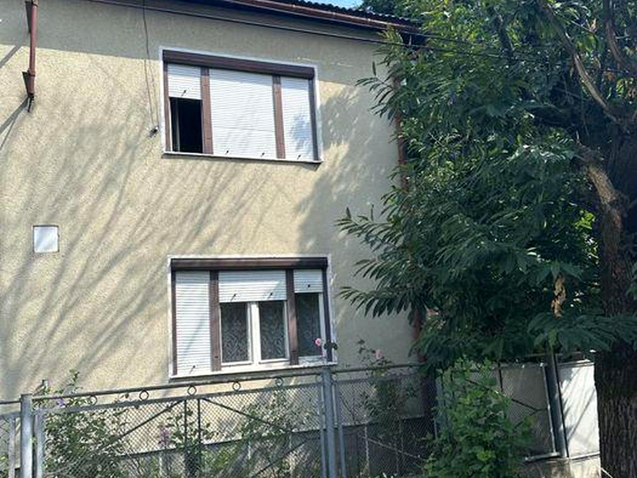Будинок напівособняк м.ХУСТ