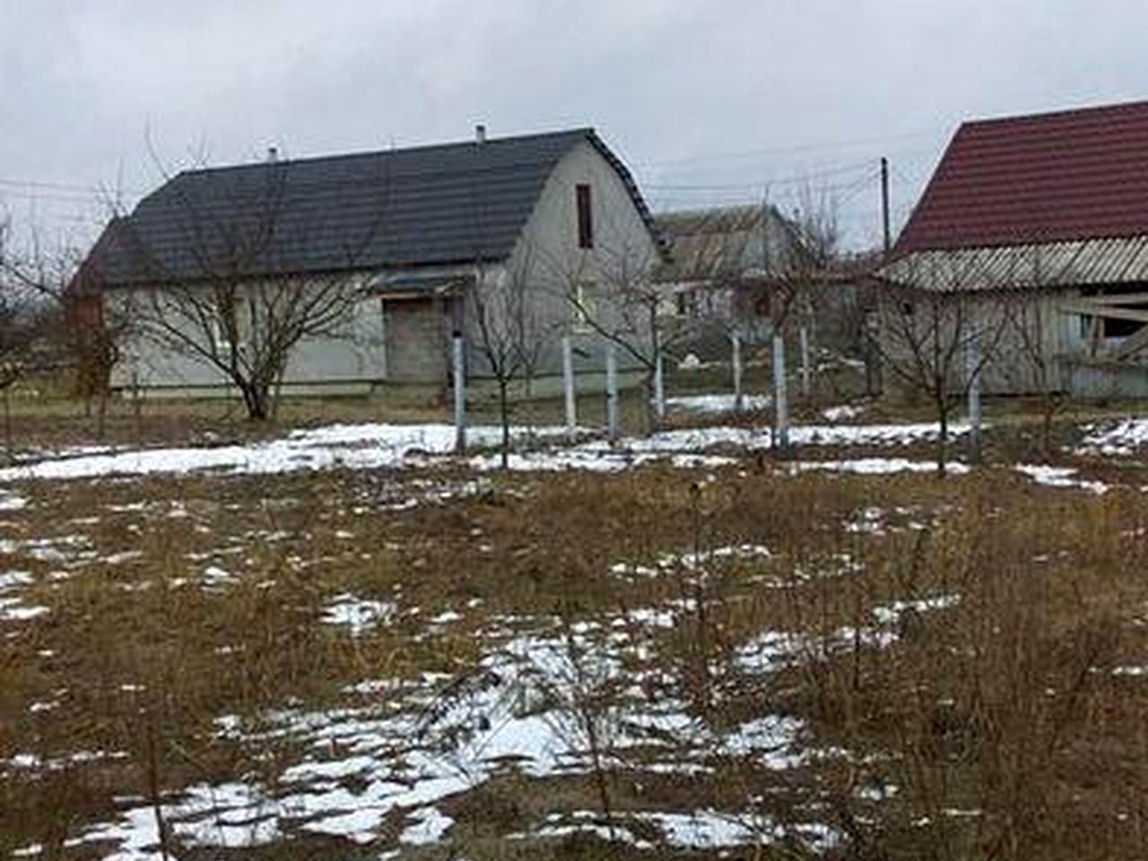 Будинок Незавершене будівництво 10 соток землі у місті Березне