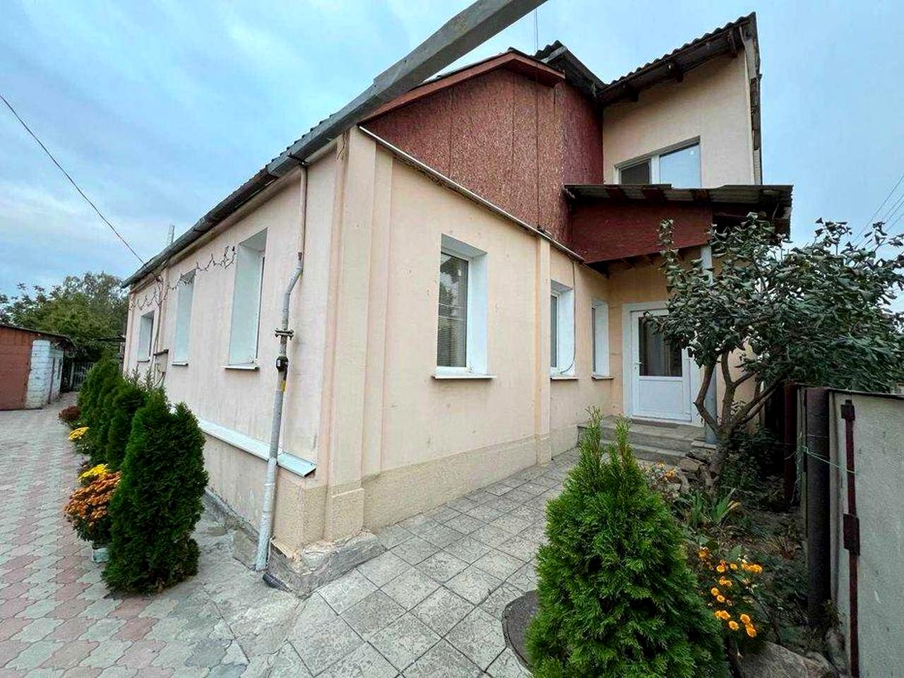 Продам хороший дом для большой дружной семьи  метро Киевская