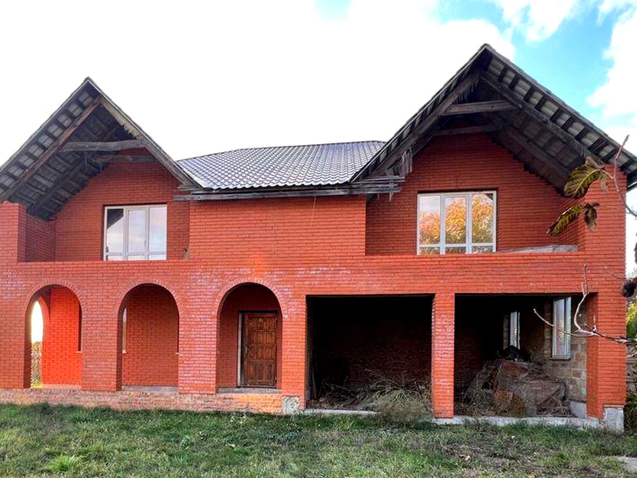 Продаж 5 кім будинку в Баришівці 250м2 в гарному районі - є відеоогяд!