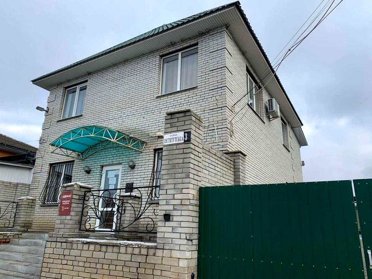 Продається двоповерховий будинок м. Глухів 140 м. кв.