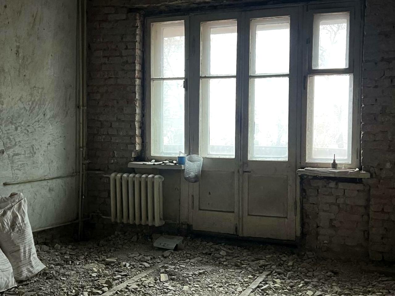 Металургів просп., 1