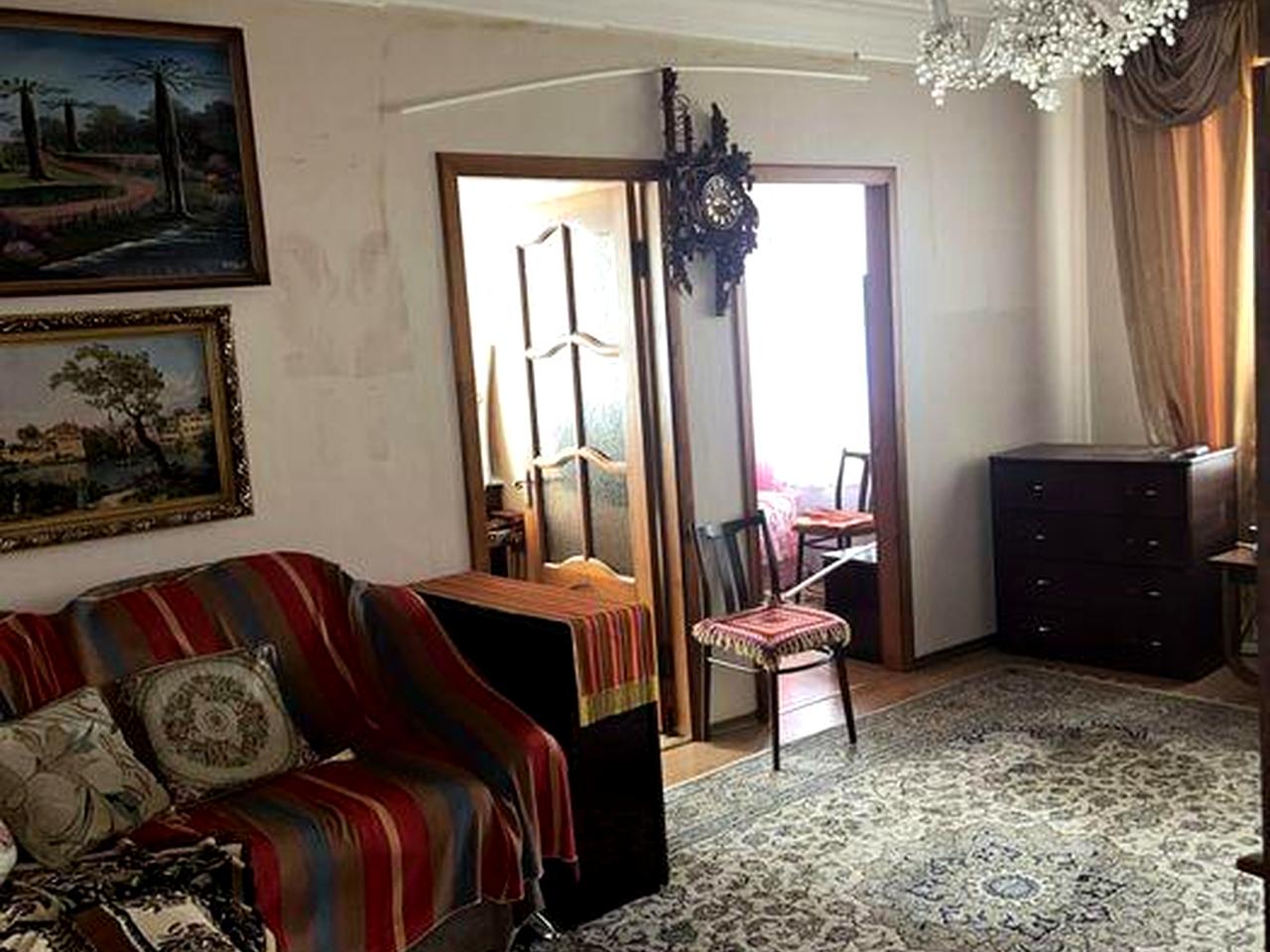 Продам 3- кімнатну квартиру у центрі міста Миронівка