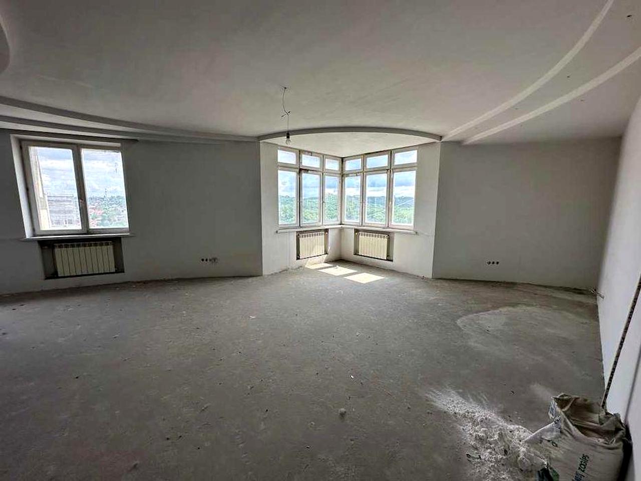 Продаж квартири без ремонту 145 кв.м. пр. Голосіївський 68 (ЖК Олімп) ЖК Олімп