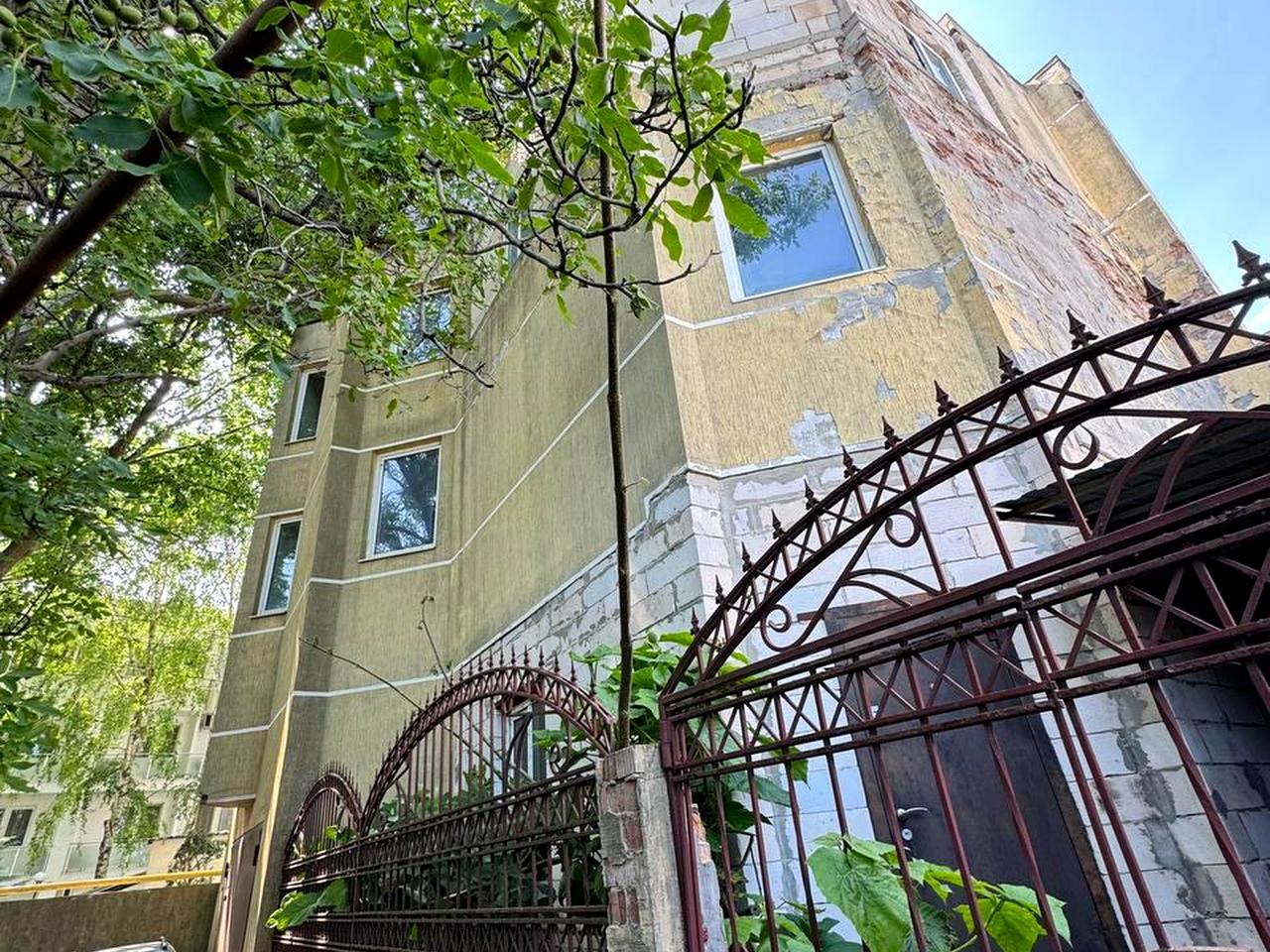 Давида Бурлюка вул. (Гаршина), 1