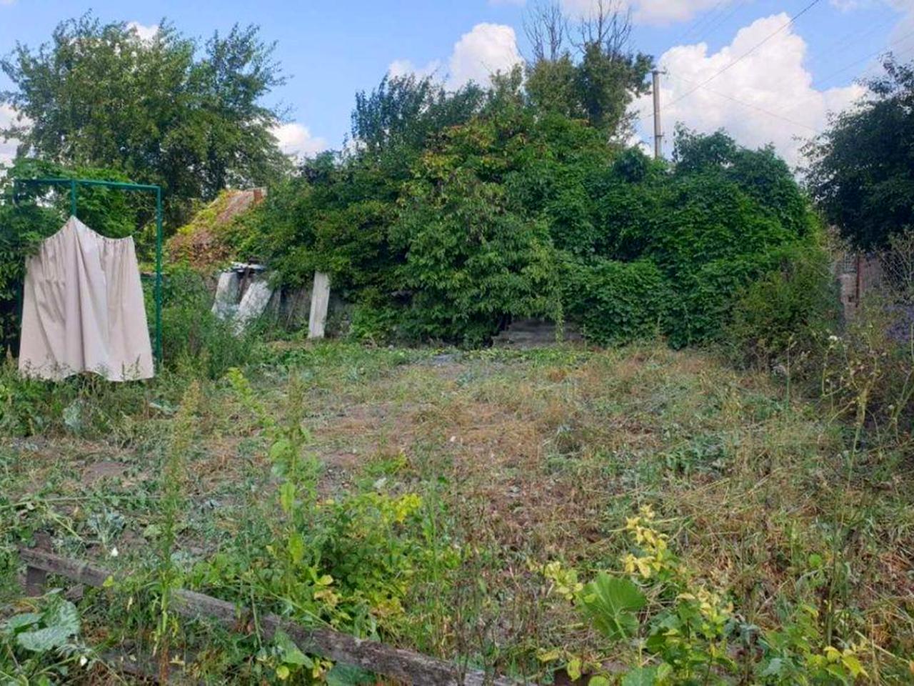 Продам або обміняю хату з ділянкою.