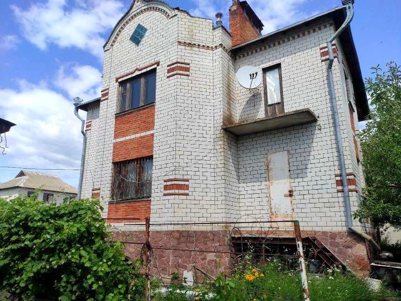 Продам будинок в м Мерефа.
