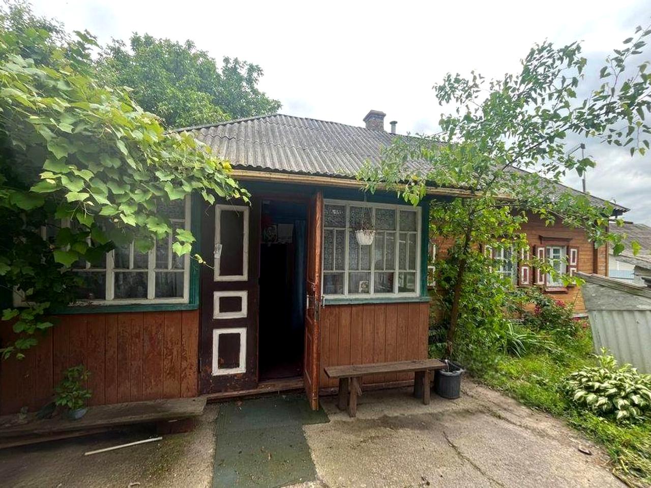 Продаж будинку з великою ділянкою