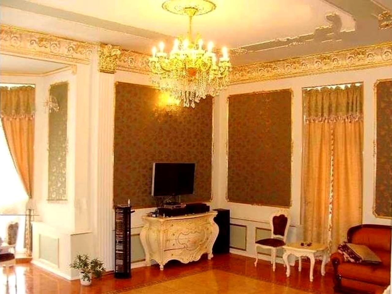 Олеся Гончара вул. (Енгельса), 1