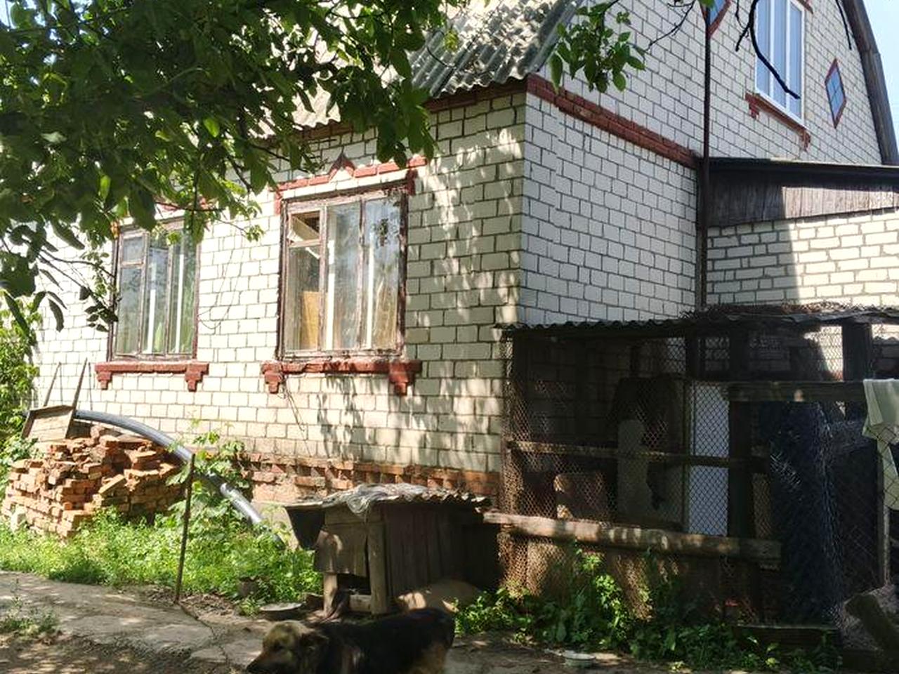 Продаю хороший кирпичный дом в живописном р-н возле г.Мерефа