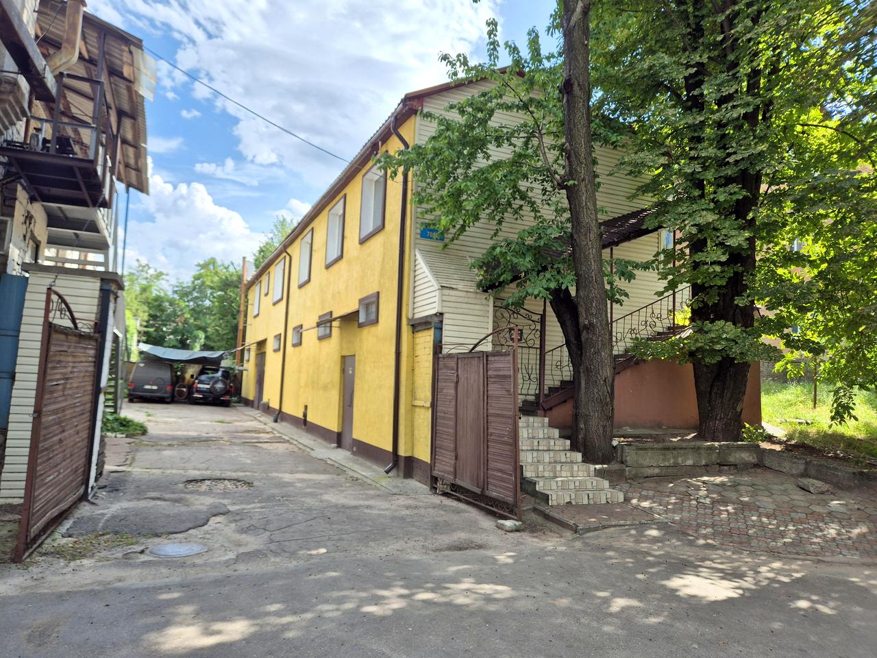 Героїв України, 78 А
