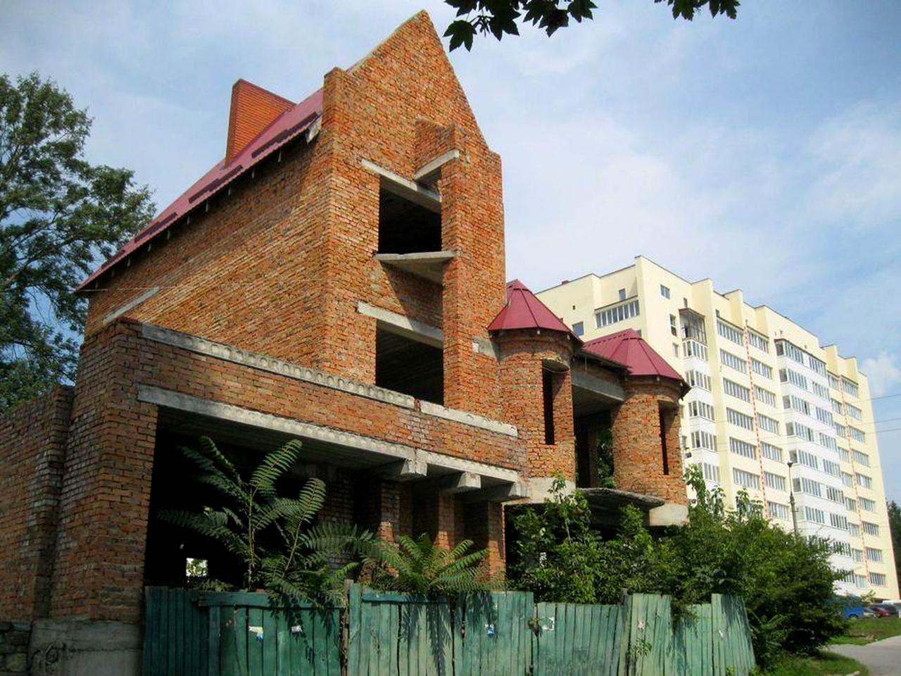 Будинок в центрі Камянця-Подільського зручне росташування ТОРГ