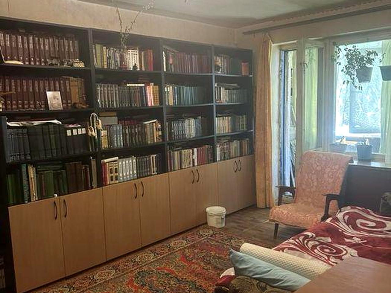 Продам 3-комнатную квартиру в Вольнянске в центре города