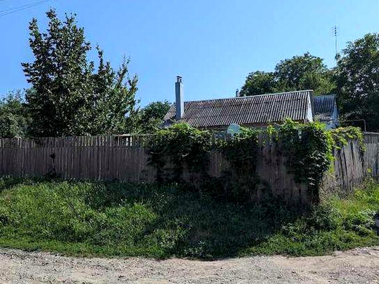 Будинок продам в Люботині під ремонт+житлова літня кухня ,газ,вода!SE