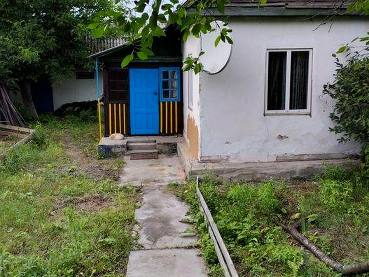 Продам пів будинка