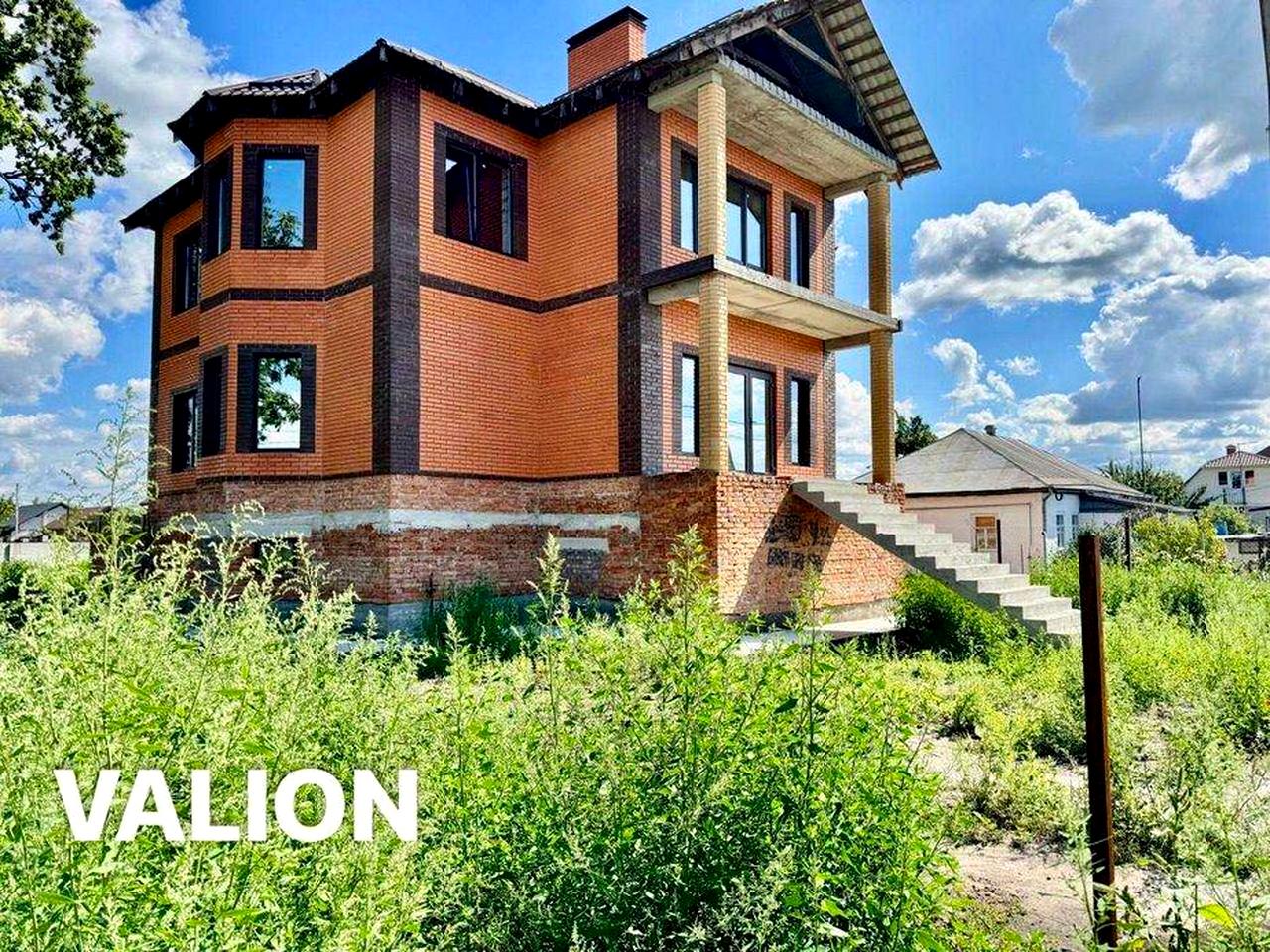 Продам СВІЙ БУДИНОК на 10 сотках в самому ЦЕНТРІ міста Бориспіль