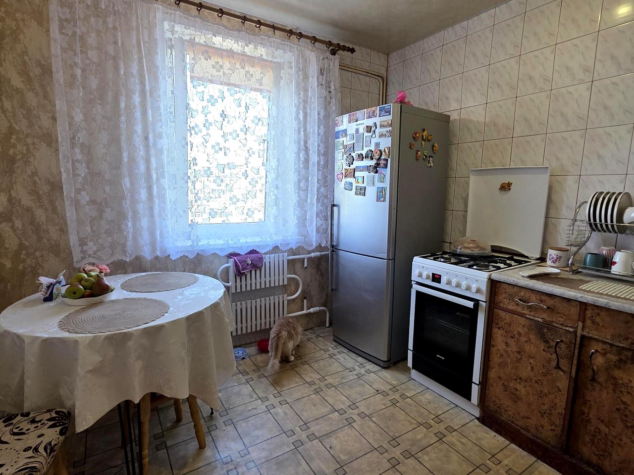 Металургів просп., 84в
