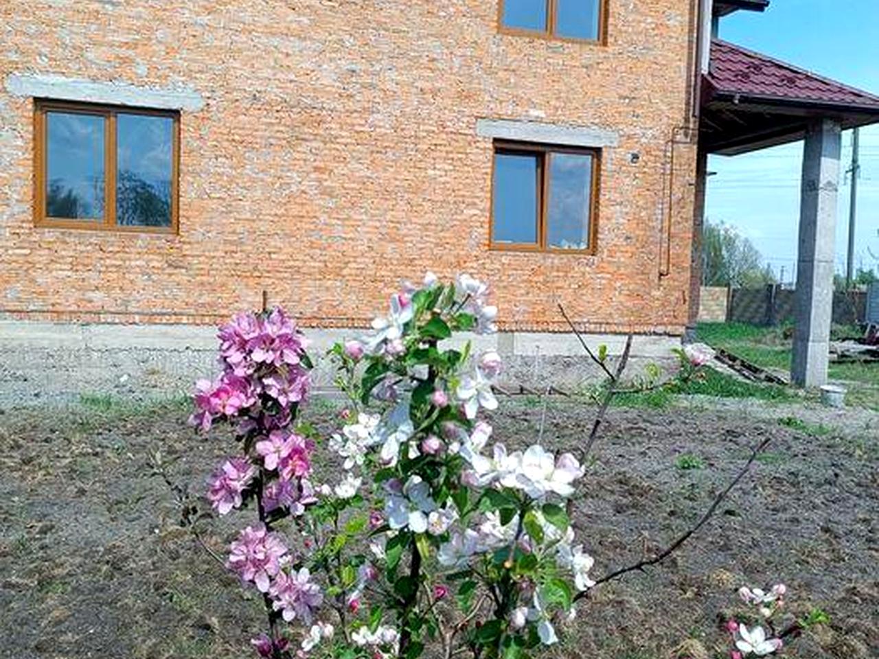 Продам будинок в смт Гірник
