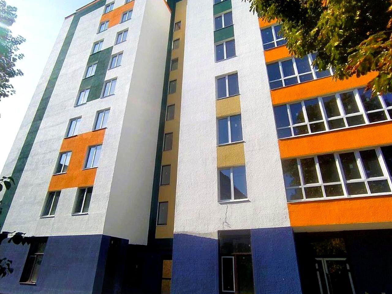 Сергія Амброса вул., 35