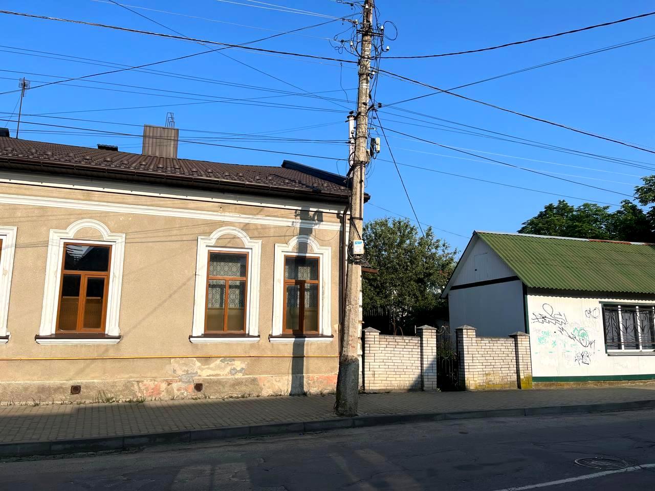 Героїв України вул.