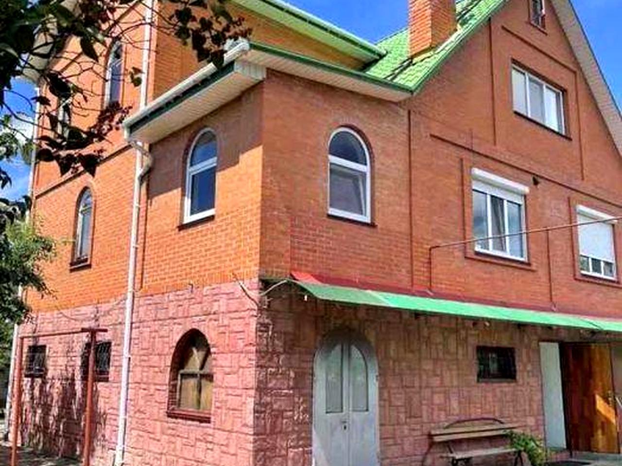Продаж 7-кімнатного будинку, вул. Зарічна, 7, м. Березань