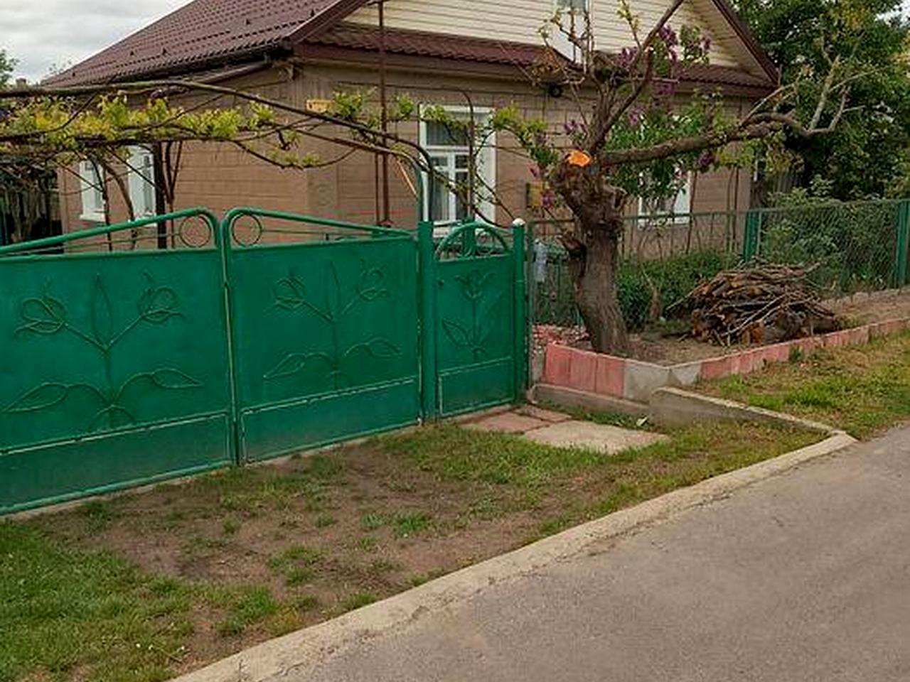 Продам будинок, в центрі міста пишіть наWhatApp/Viber.