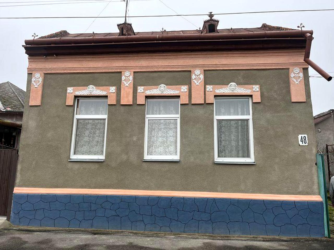 Дім 108 м2, приват ділянка 18 сотин, Берегово вул. Кініжі 48.