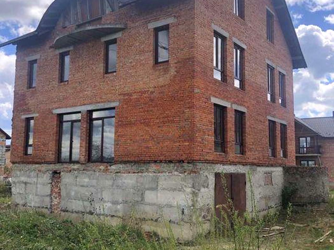 Продається будинок (незавершене будівництво)