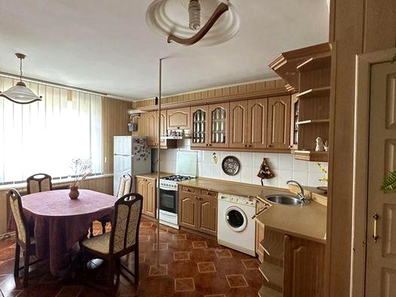 Сдам 4х комн. квартиру на длительный срок