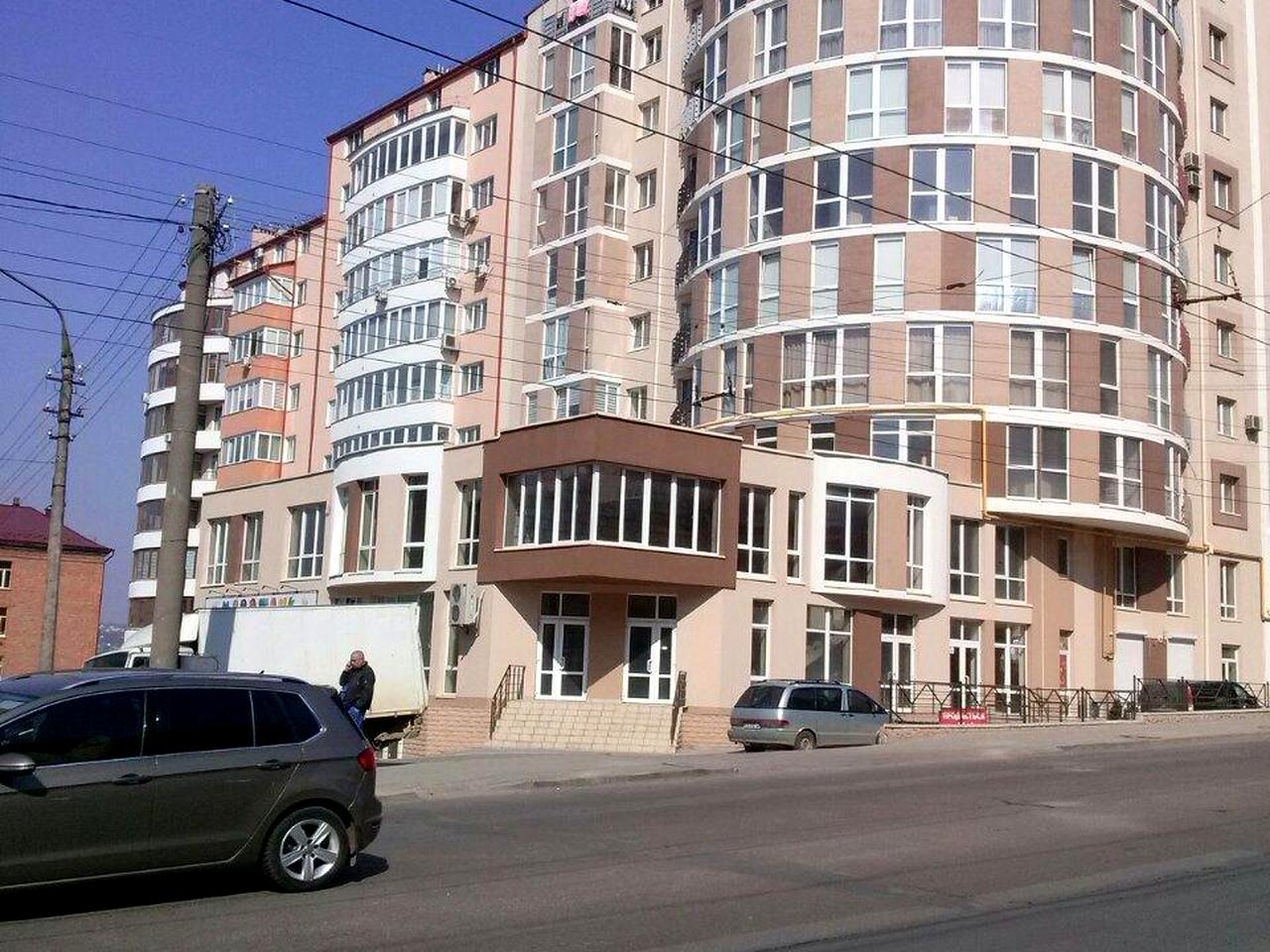 Героїв Майдану вул. (Червоноармійська), 150