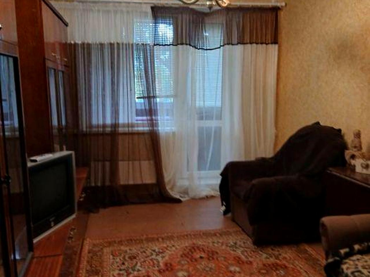 Квартира 3-х комнатная,под коммерческую недвижимость