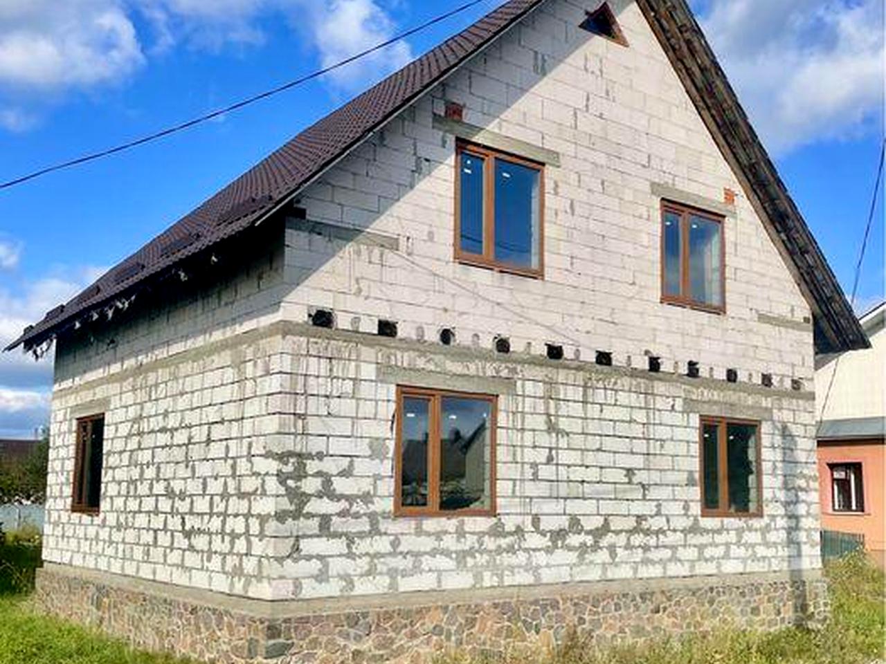 Продам будинок 190 кв.м., паркова зона,  асфальтований доїзд