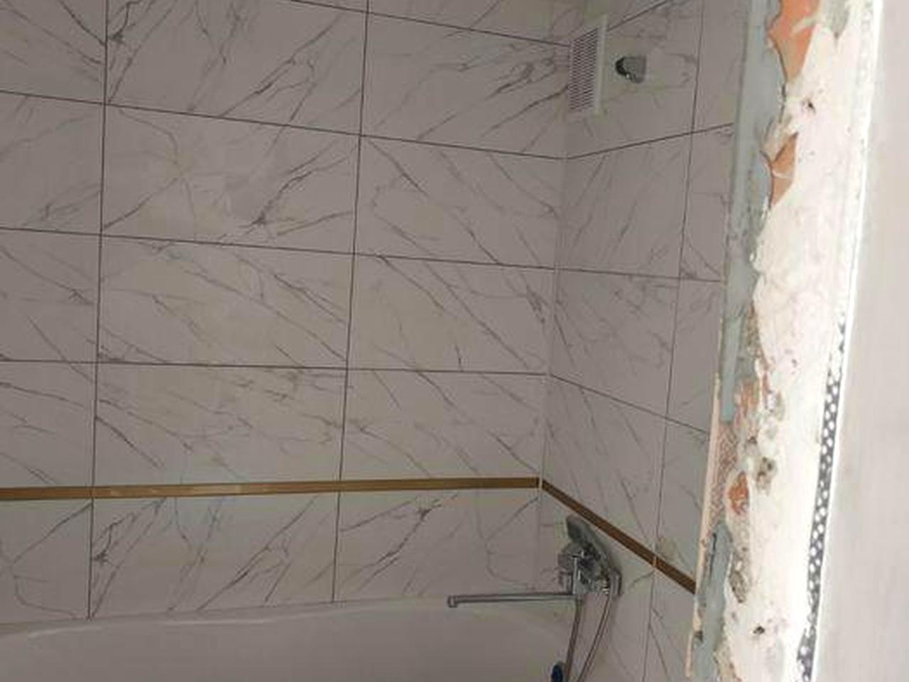 Продам простору 2-кімнатну квартиру в центрі Овруча