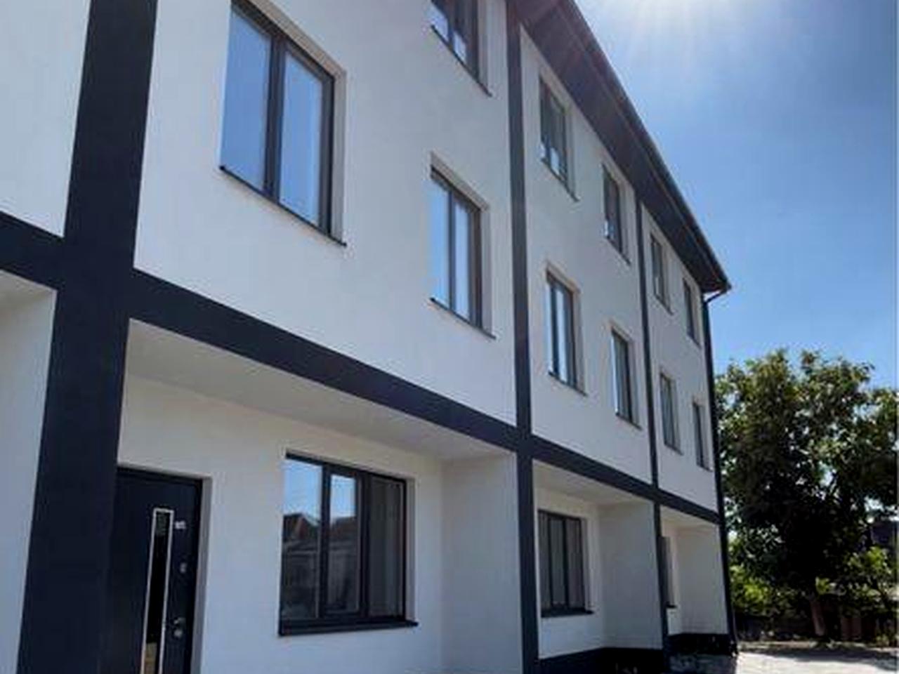 Продам ТАУНХАУС в центрі Вишневого без ремонту БЕЗ КОМІСІЇ