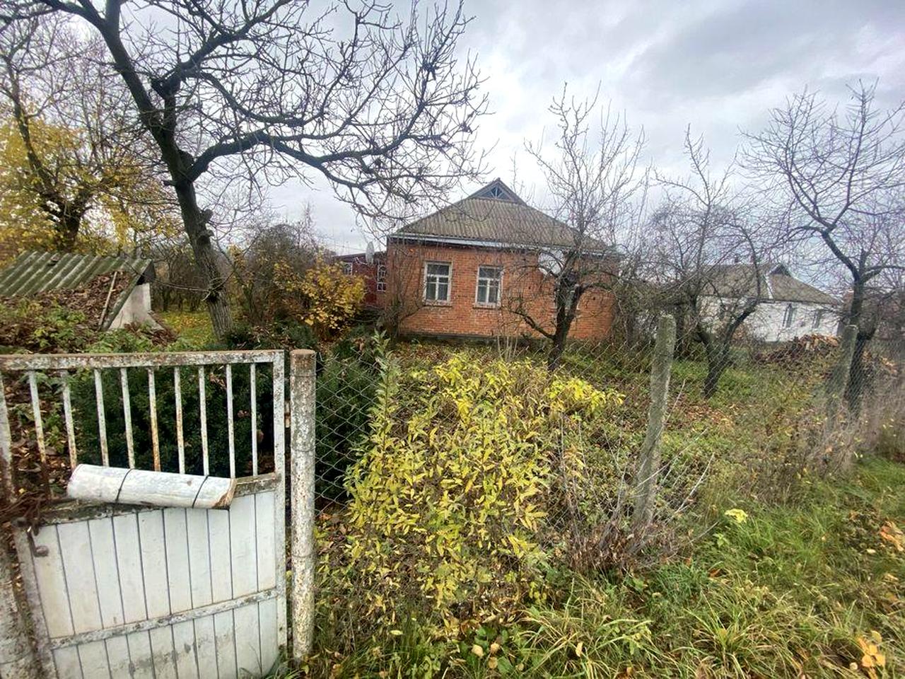 Будинок біля озера
