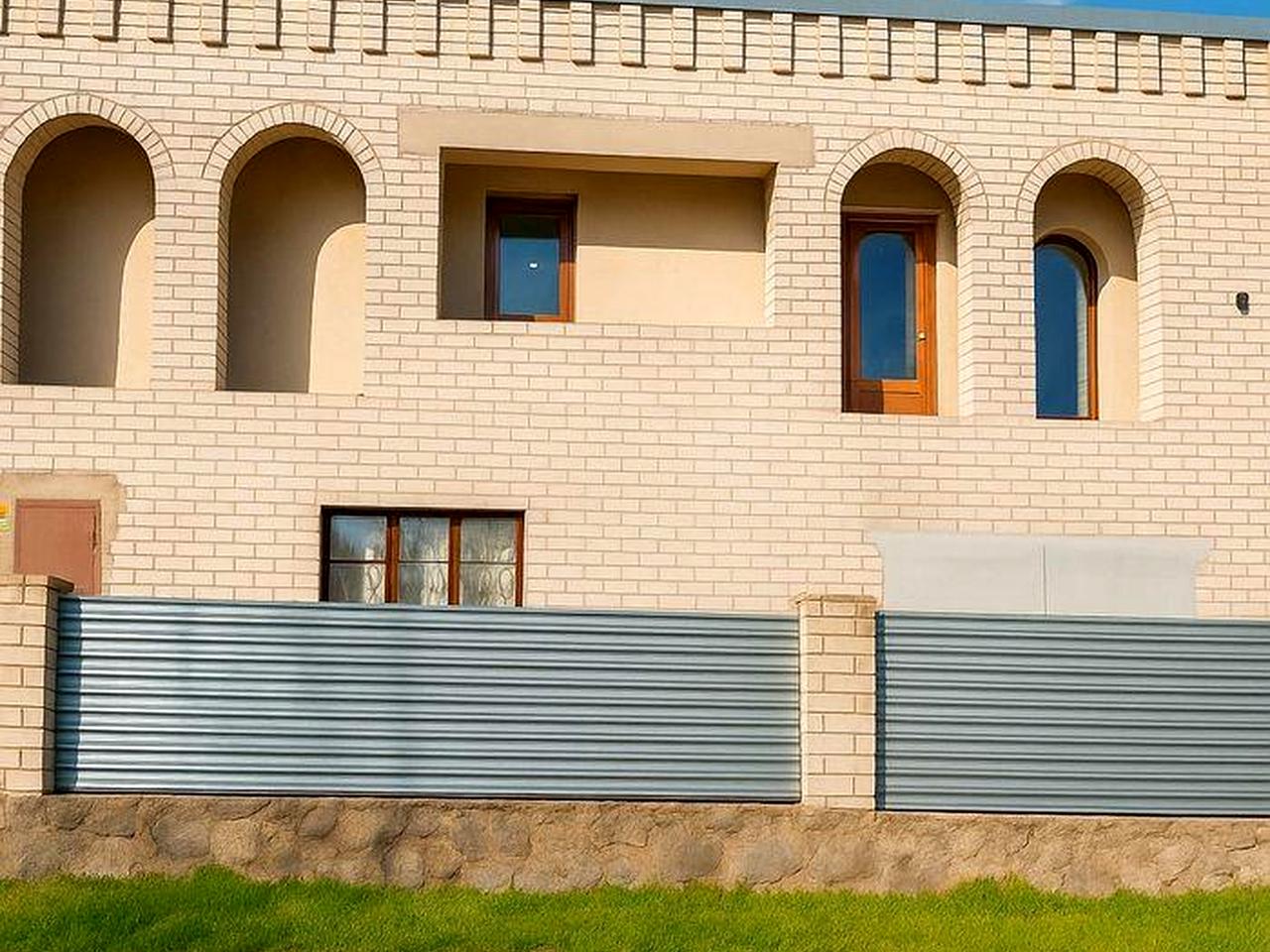 Продається 2 поверховий будинок на Спецстрої