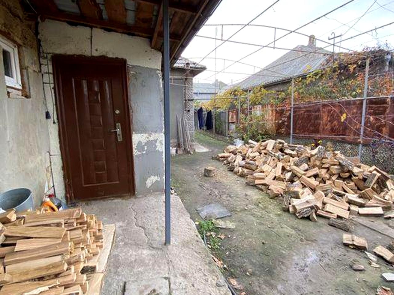 Продам дом в городе район масло завода