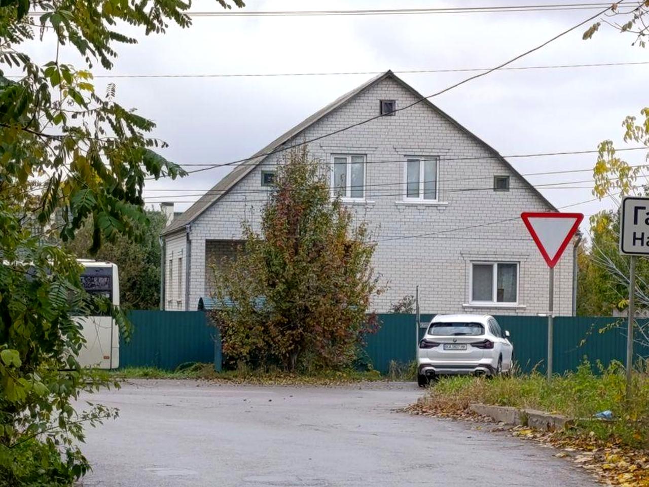 Будинок Гатне(15 хвилин від метро)