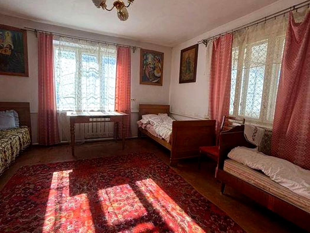Продається будинок поруч з м. Шептицький