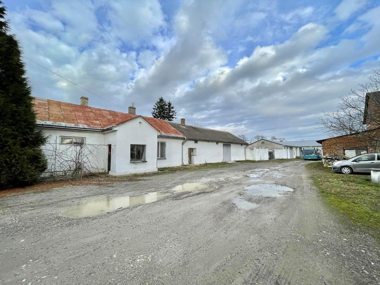Львівська вул., 176